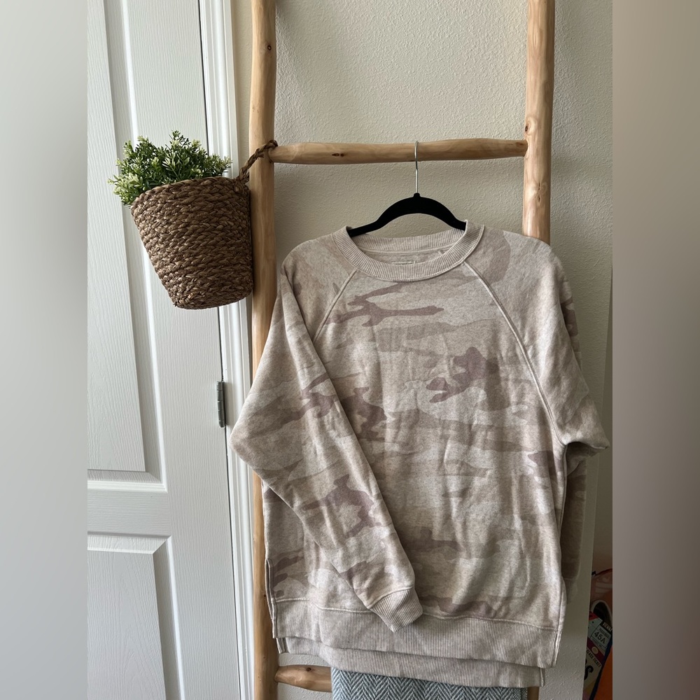 American Eagle Oversized pullover sweater